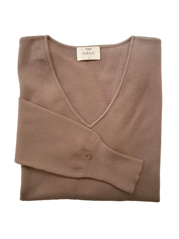 T H A K A. Boyfriend Pullover. Cashmere.