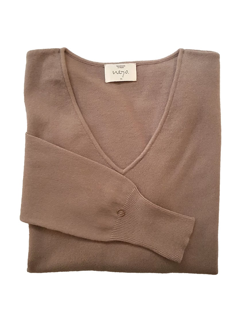 T H A K A. Boyfriend Pullover. Cashmere.