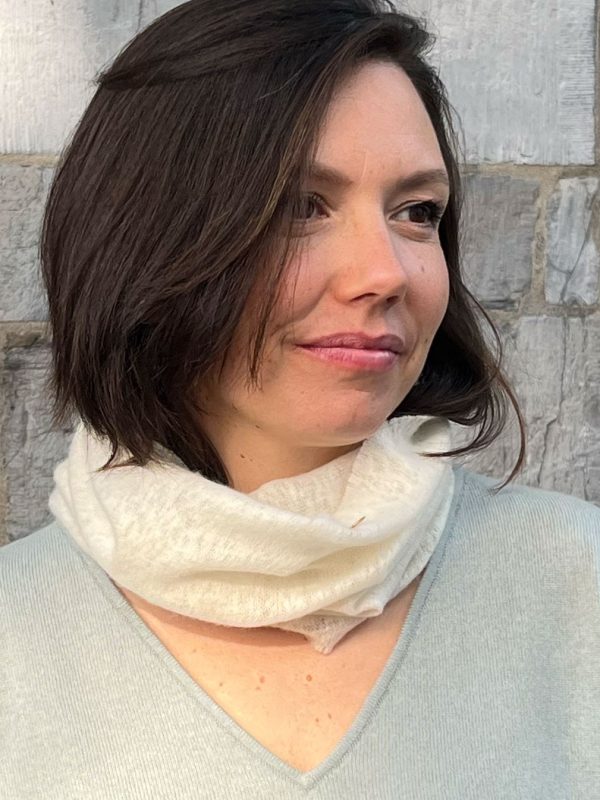 H I M A N A D I. Loop Scarf. Cashmere.