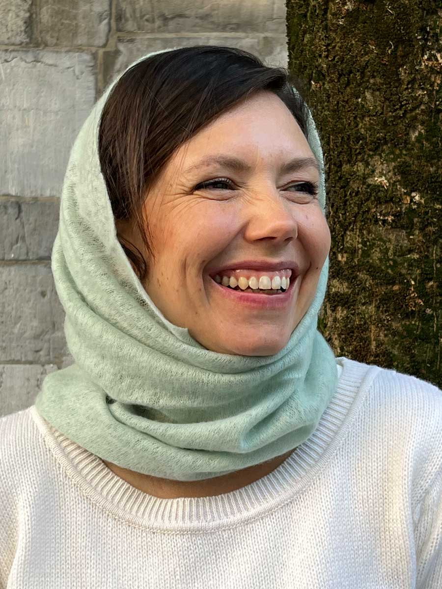 H I M A N A D I. Loop Scarf. Cashmere.